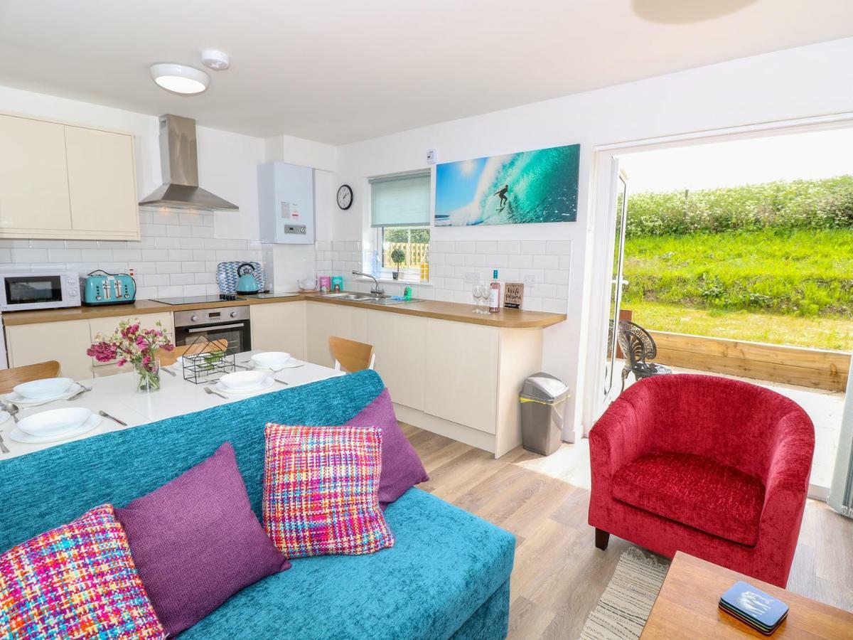 5 Yarmouth Cottages Freshwater Εξωτερικό φωτογραφία