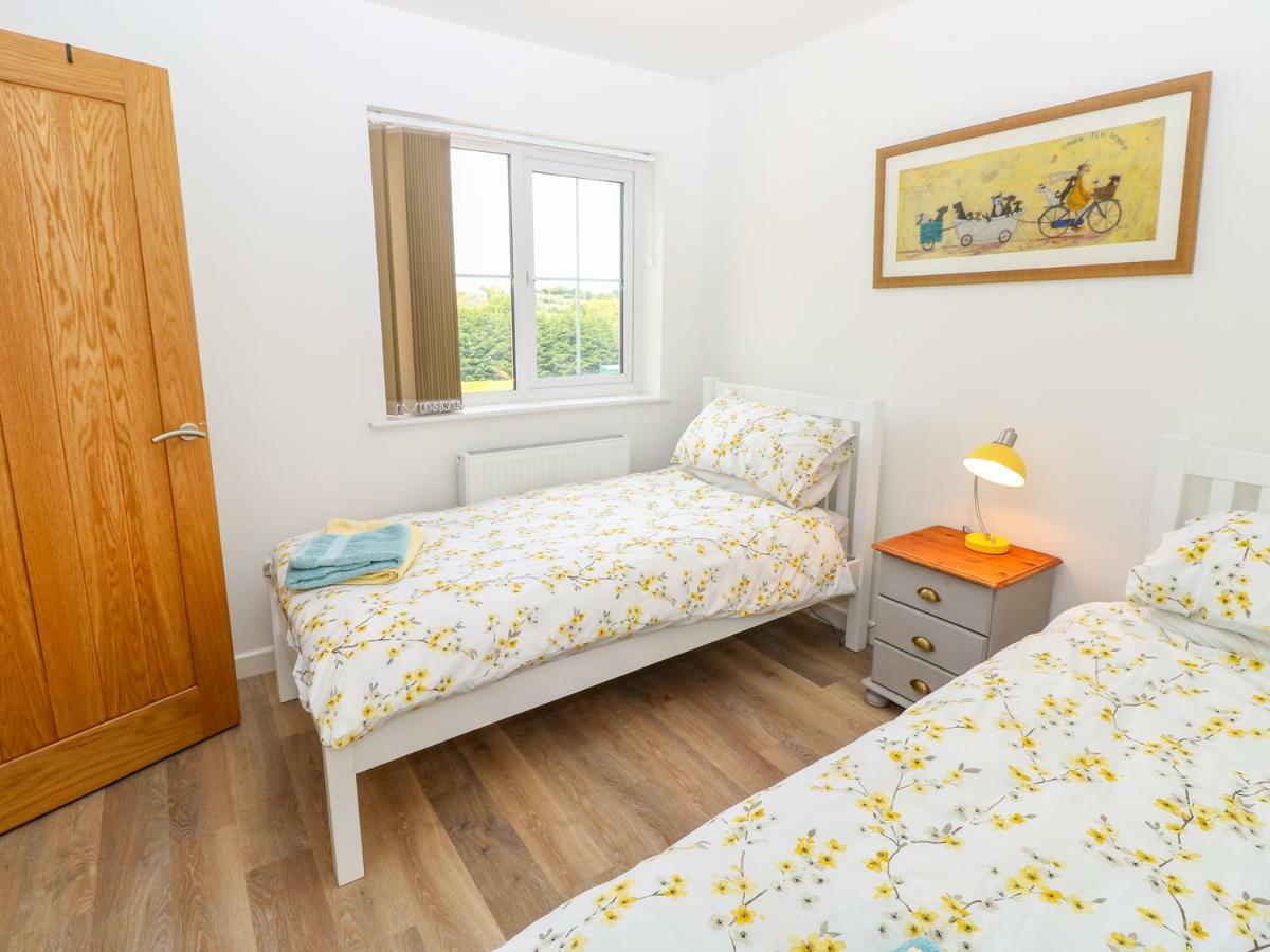 5 Yarmouth Cottages Freshwater Εξωτερικό φωτογραφία