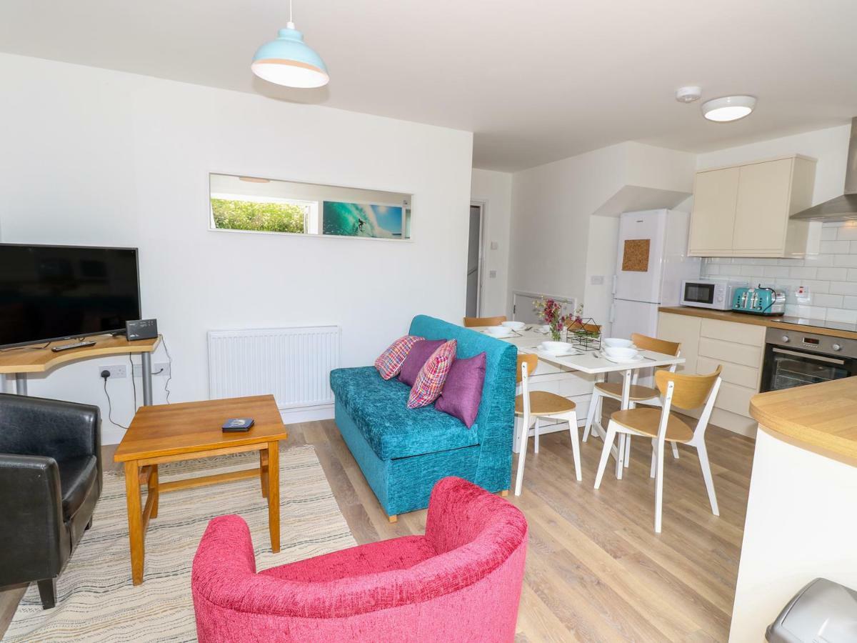 5 Yarmouth Cottages Freshwater Εξωτερικό φωτογραφία
